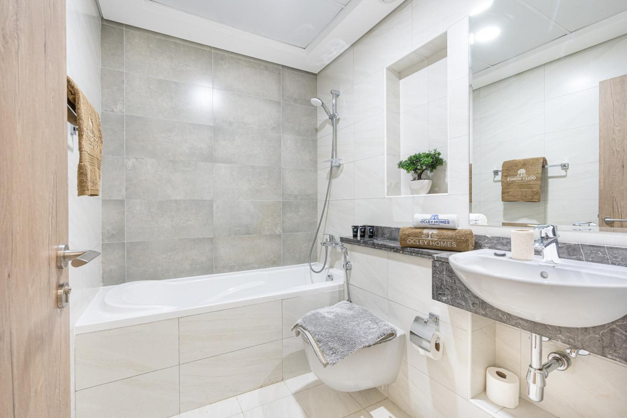 Apartment Nicely Furnished In The Heart Of Business Bay Dubai